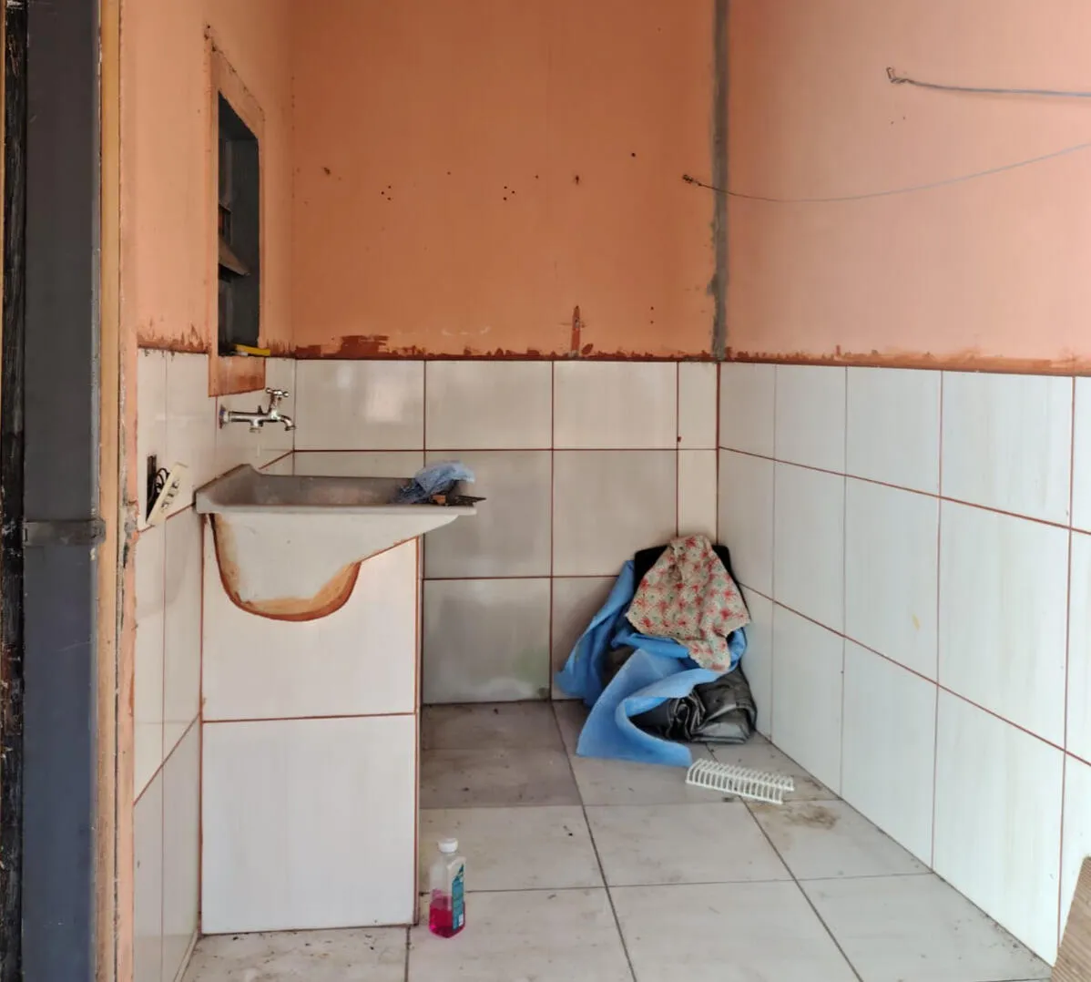 Casa no Centro, perto da Av. do Povo, foto 8 de 16
