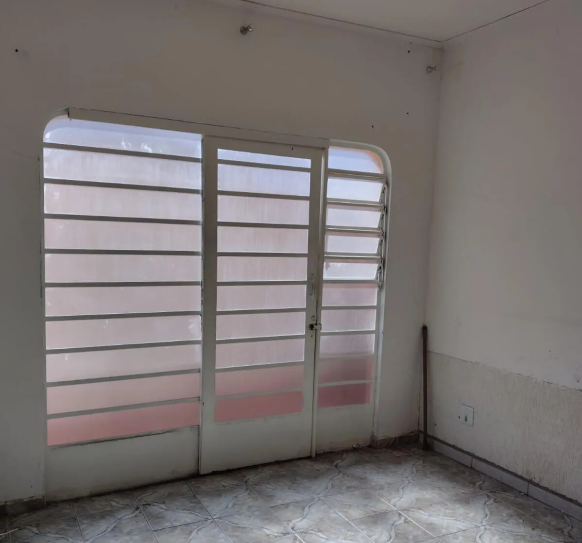 Casa no Centro, perto da Av. do Povo, foto 5 de 16