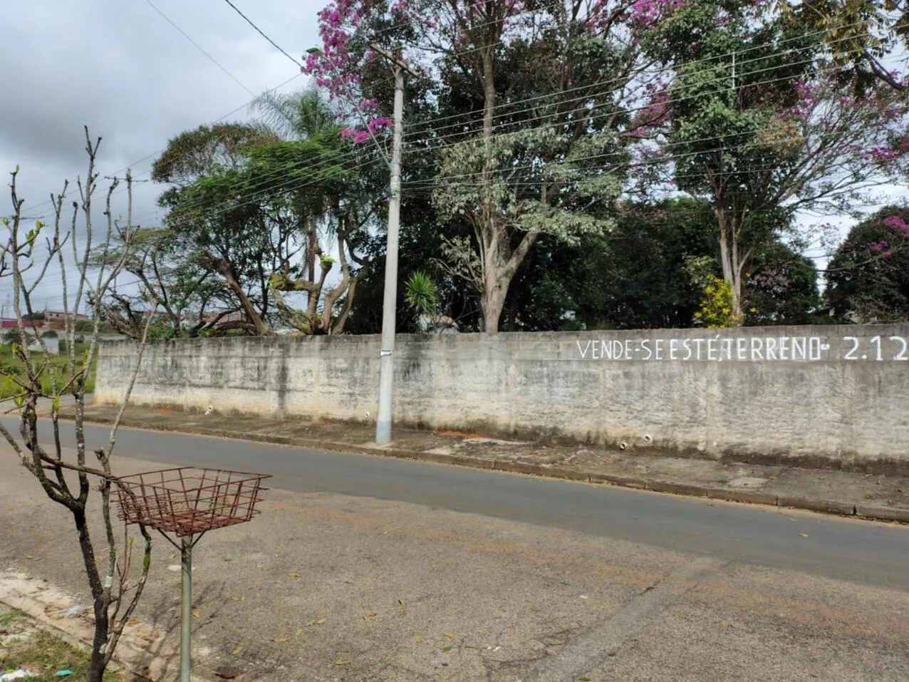 Terreno de esquina na Quinta das Frutas, foto 3 de 4